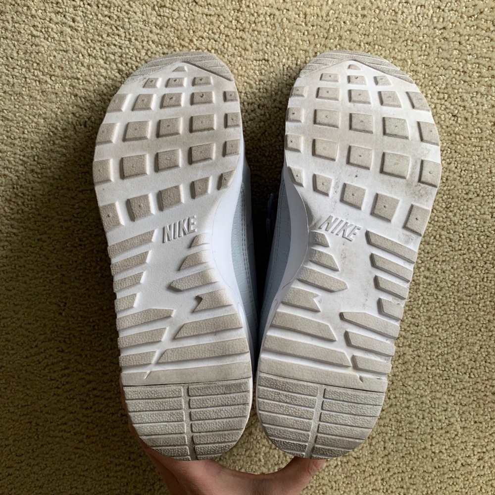 Nike gray air max Thea tennis shoes - Picture 7 of 8